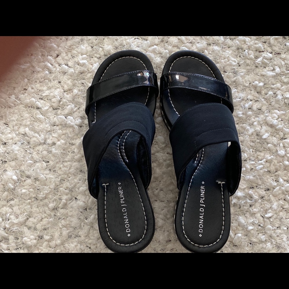 DONALD J PLINER platform sandals black patent - 7 - Picture 6 of 8